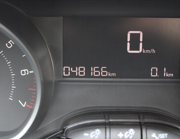 Peugeot 208 Hatchback 1,2 l 60 kw