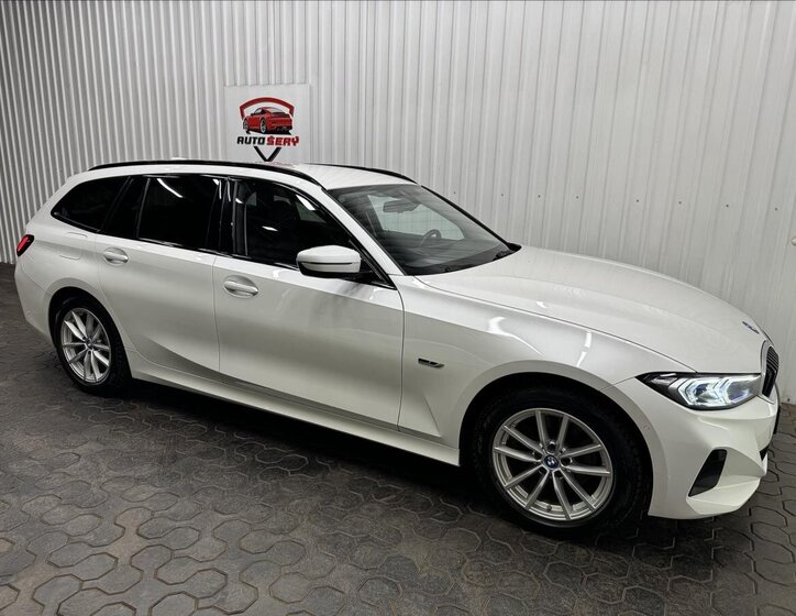 BMW Řada 3 Kombi 2,0 l 215 kw