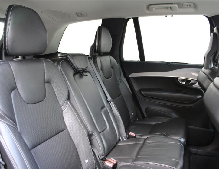 Volvo XC90 SUV / Terénní 2,0 l 165 kw