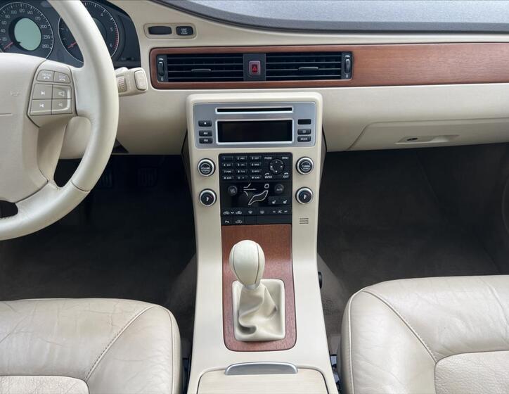 Volvo V70 19