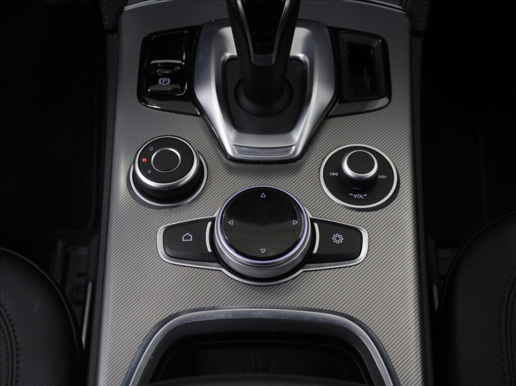 Alfa Romeo Stelvio SUV / Terénní 2,1 l 140 kw