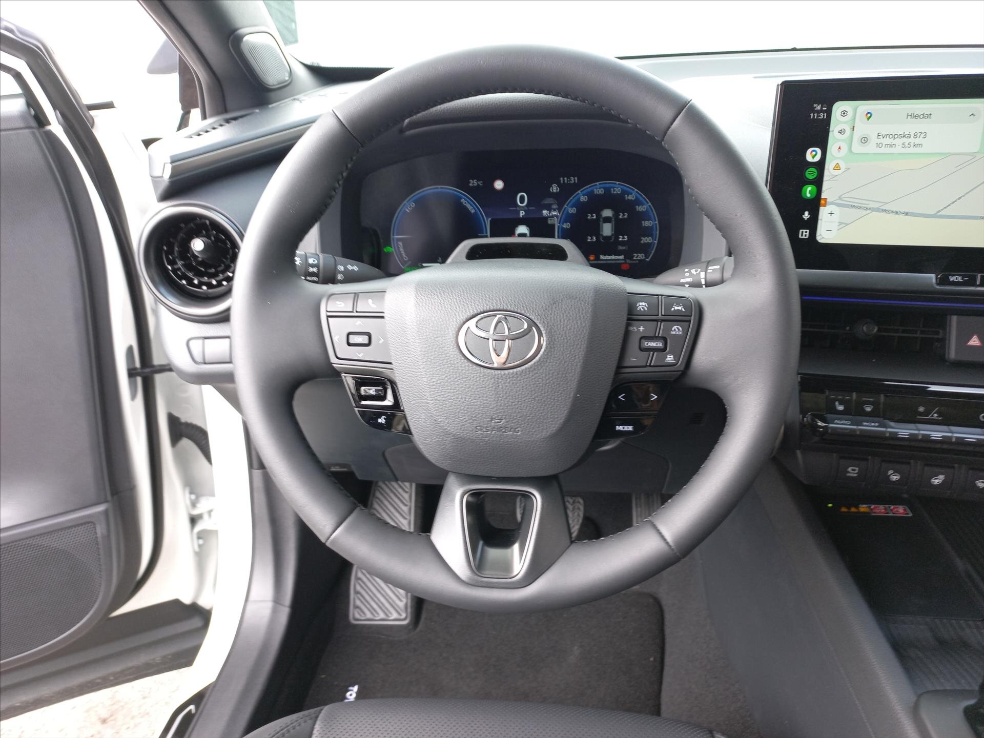 Toyota C-HR CUV 1,8 l 72 kw