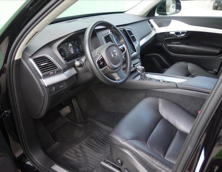 Volvo XC90 17