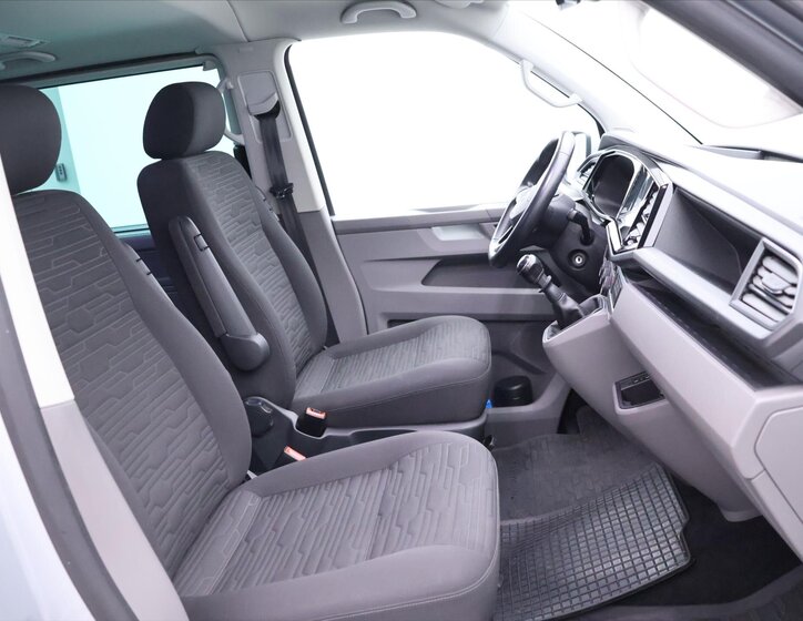 Volkswagen Caravelle Kombi 2,0 l 110 kw