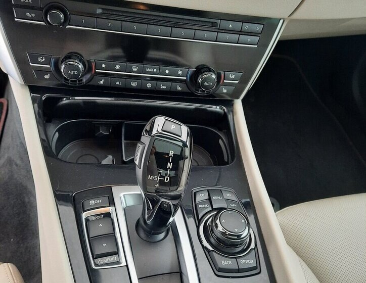 BMW Řada 5 Sedan 3,0 l 220 kw