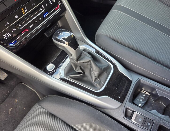 Volkswagen T-Roc SUV / Terénní 1,5 l 110 kw