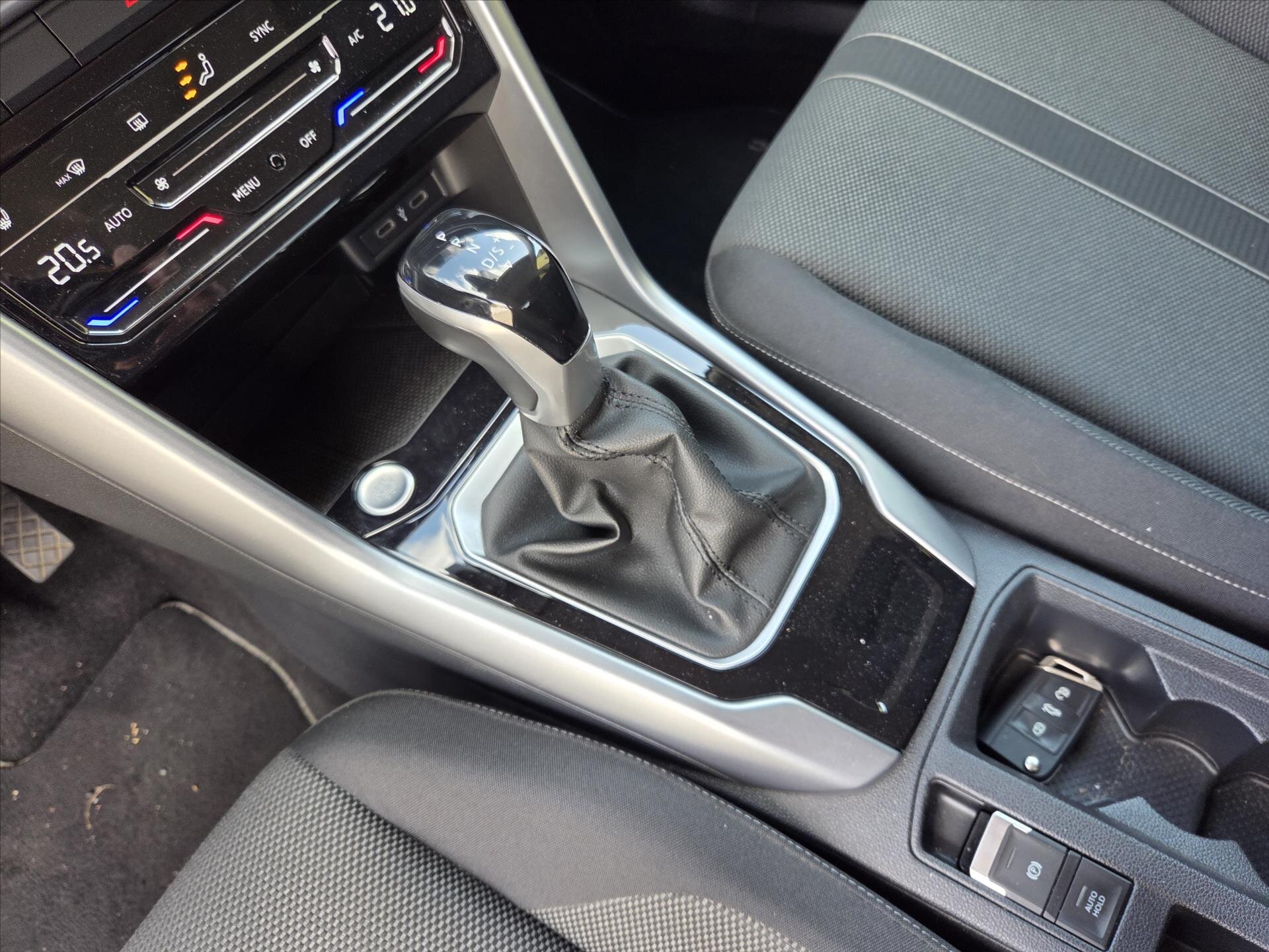 Volkswagen T-Roc SUV / Terénní 1,5 l 110 kw