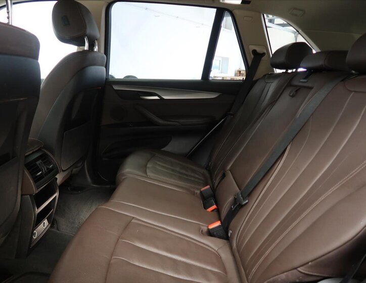 BMW X5 SUV / Terénní 2,0 l 160 kw