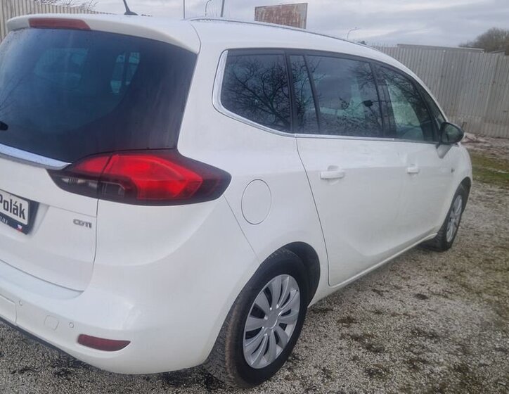 Opel Zafira 4