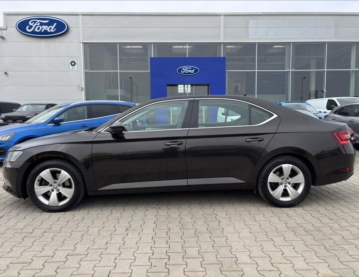 Škoda Superb Sedan / Limuzína 2,0 l 140 kw