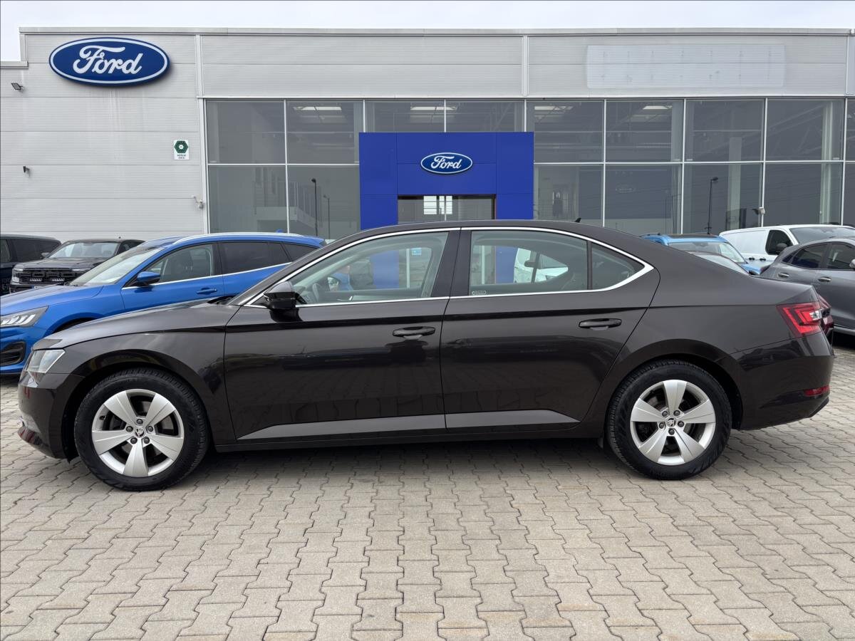 Škoda Superb Sedan / Limuzína 2,0 l 140 kw