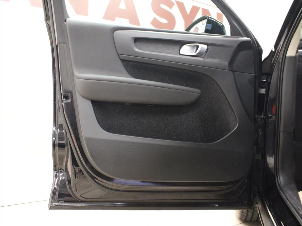 Volvo XC40 SUV 1,5 l 115 kw