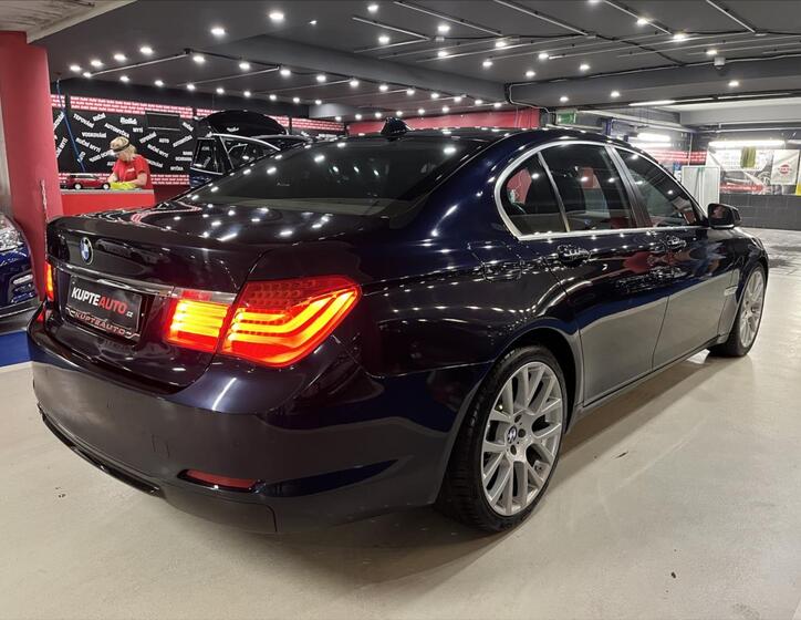 BMW Řada 7 5