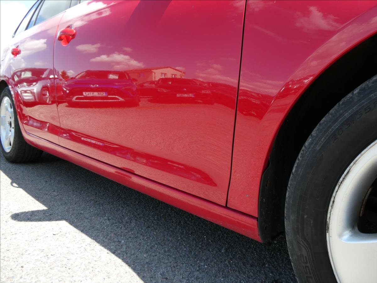 Volkswagen Golf Kombi 1,6 l 77 kw