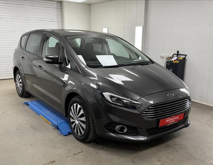 Ford S-MAX 1