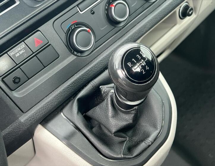 Volkswagen Transporter 17
