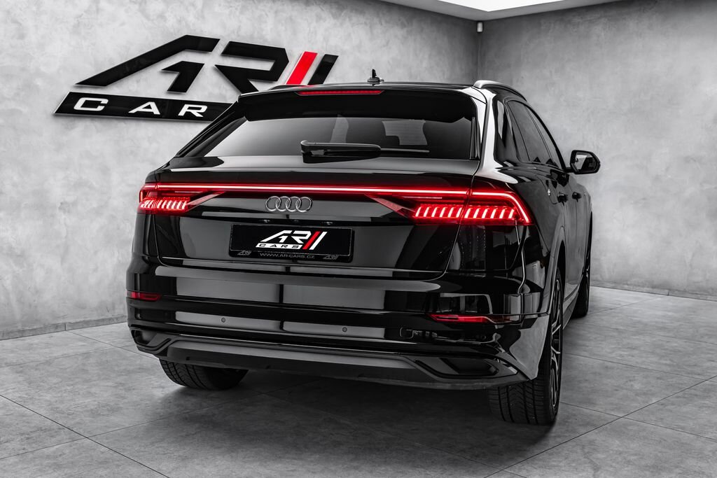 Audi Q8 SUV / Terénní 3,0 l 210 kw