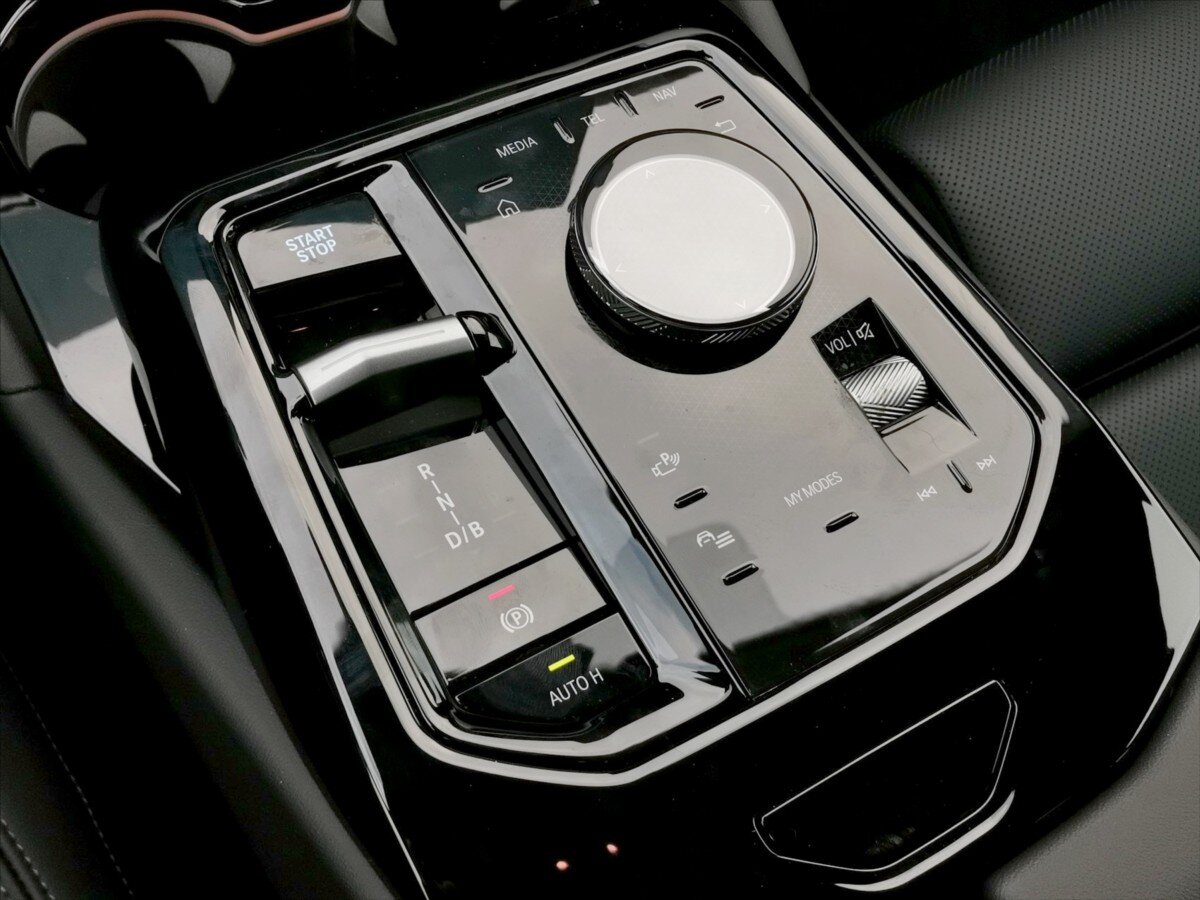 BMW i5 Sedan 0,0 290 kw