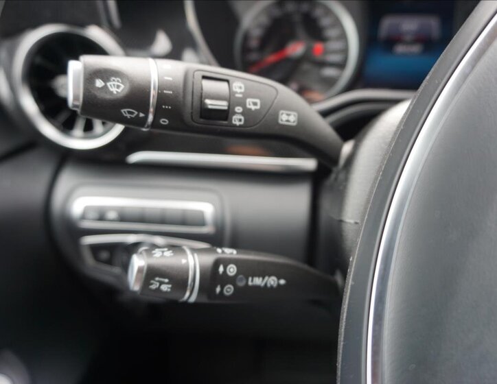 Mercedes-Benz Třídy V VAN-Minibus 2,0 l 174 kw