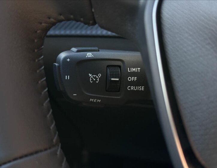 Peugeot 208 Hatchback 1,2 l 74 kw