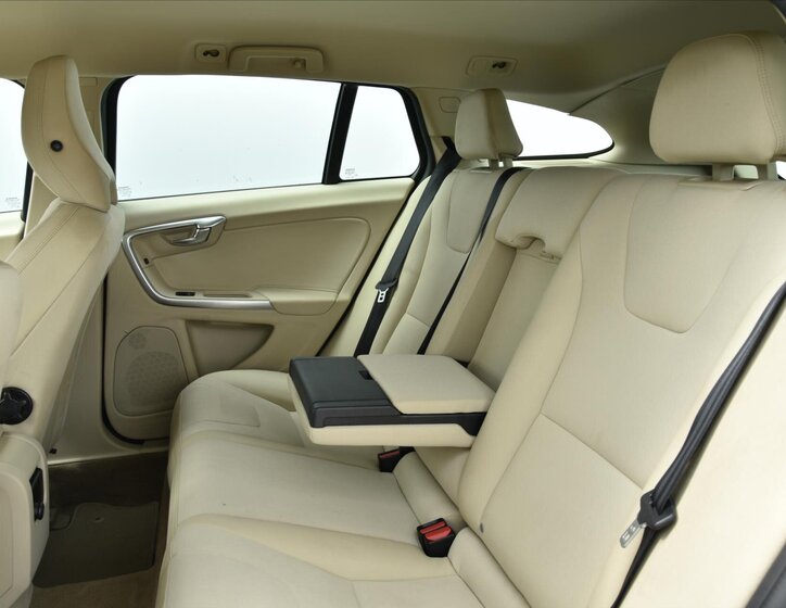 Volvo V60 Kombi 2,0 l 120 kw