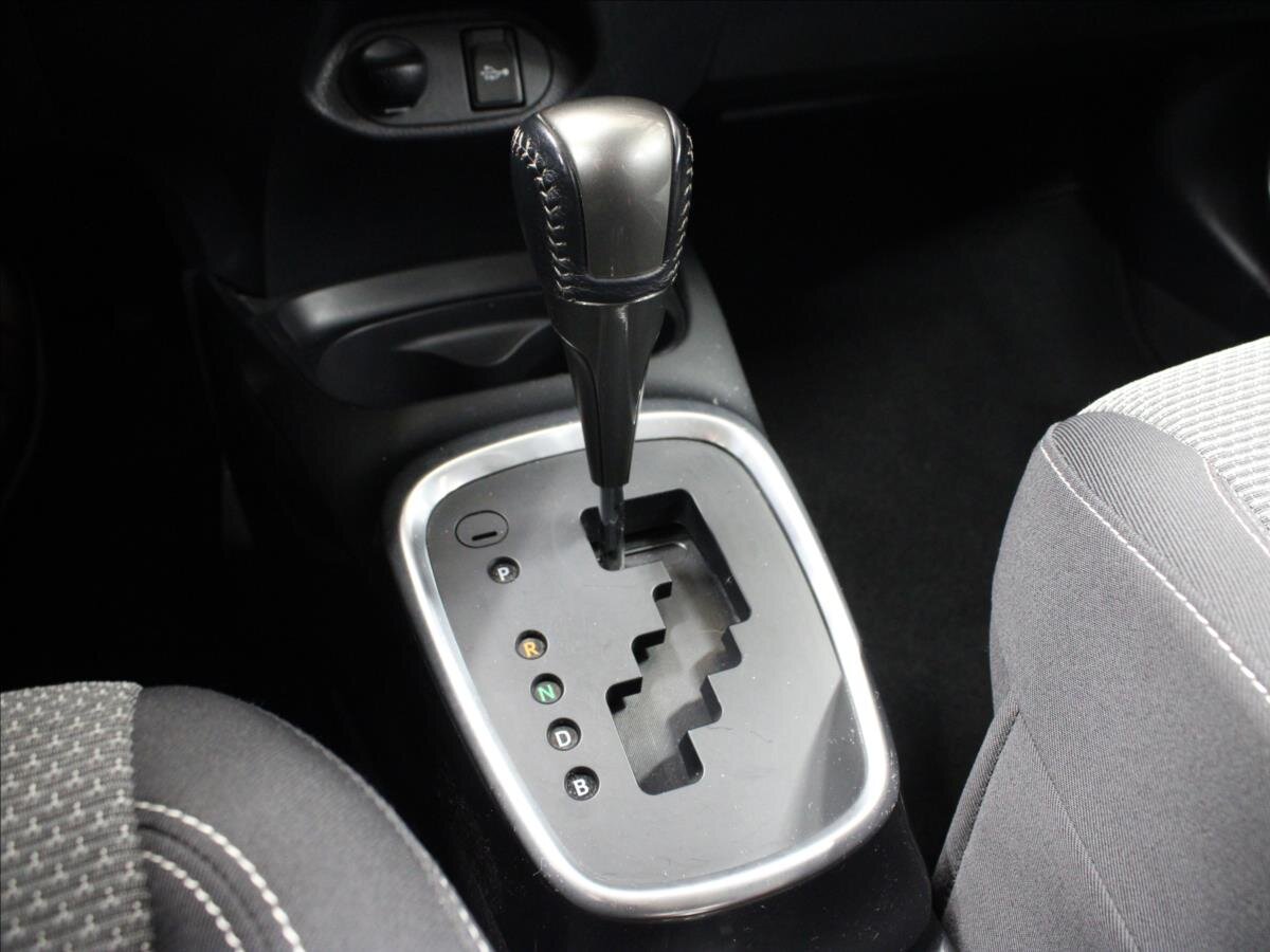 Toyota Yaris Hatchback 1,5 l 74 kw