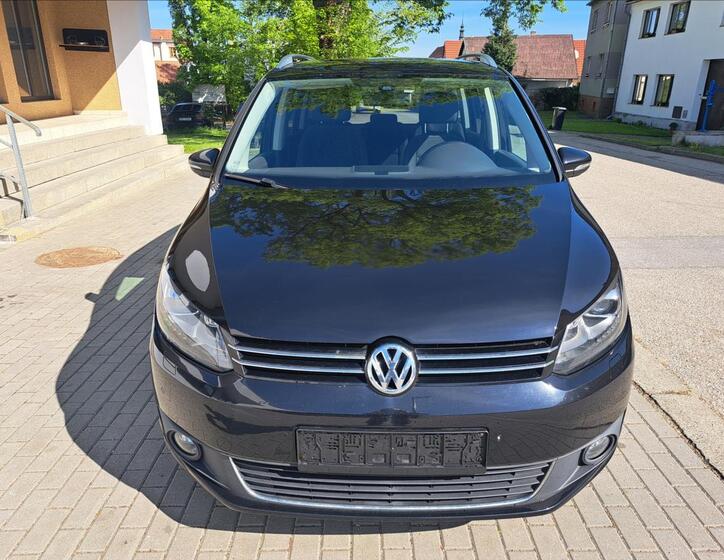 Volkswagen Touran 2