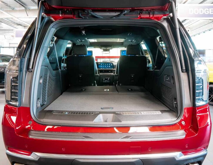 Chevrolet Suburban SUV / Terénní 6,2 l 313 kw
