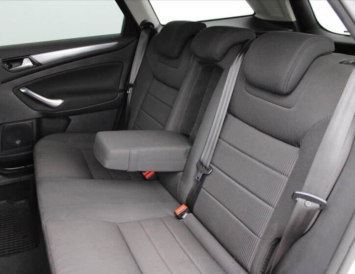 Ford Mondeo Kombi 2,0 l 120 kw