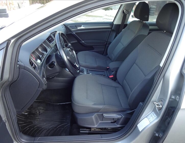 Volkswagen Golf Kombi 1,2 l 77 kw