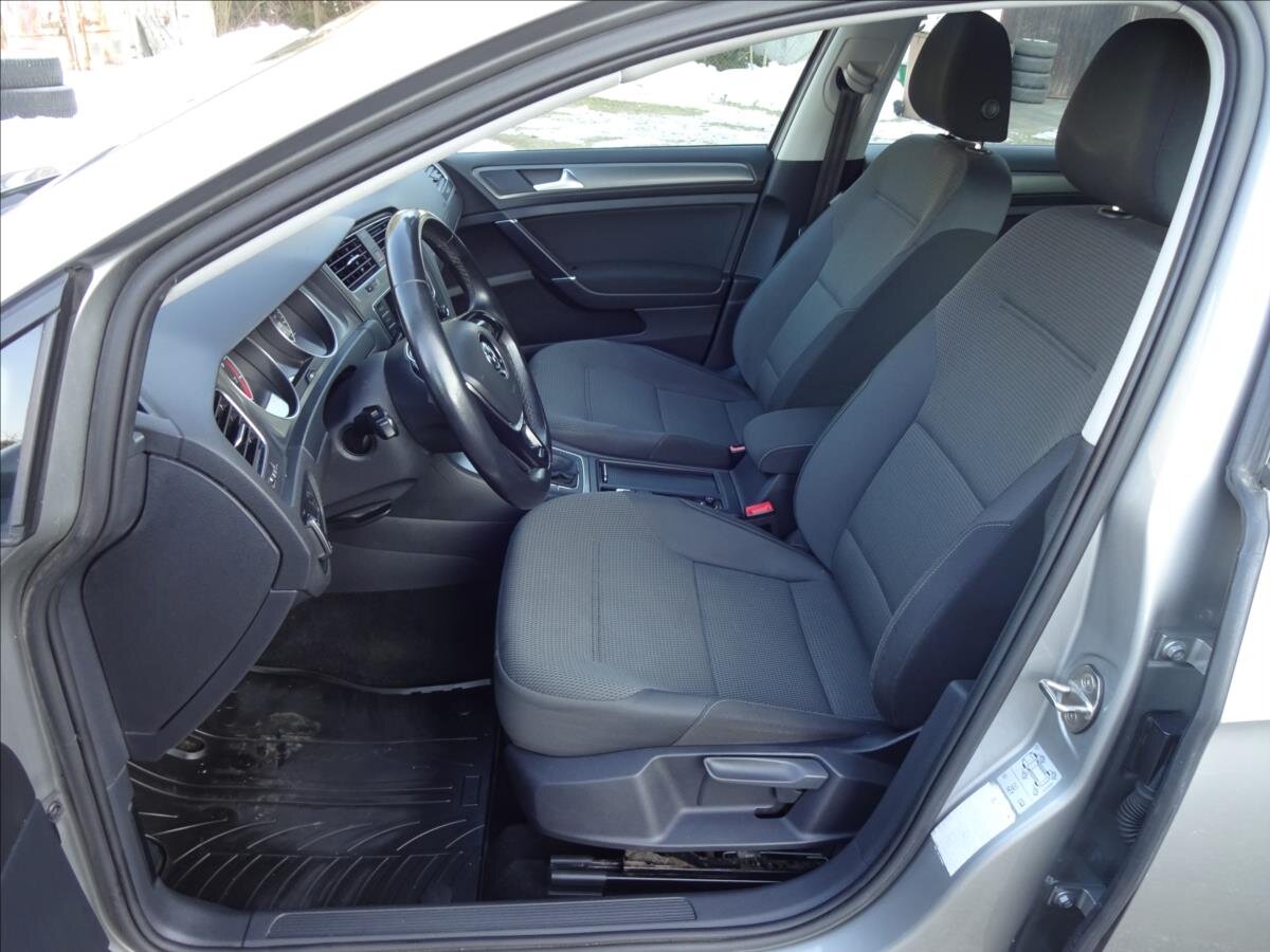 Volkswagen Golf Kombi 1,2 l 77 kw