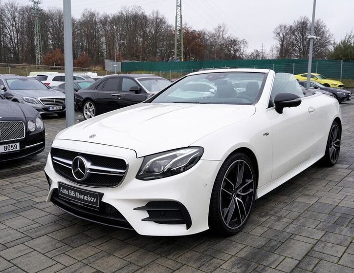 Mercedes-Benz Třídy E 9