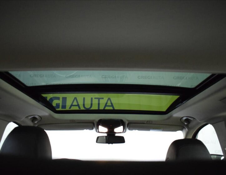 BMW Řada 5 Kombi 3,0 l 195 kw