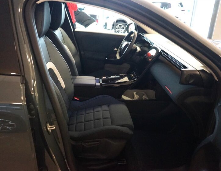 Citroën C5 Aircross SUV / Terénní 1,2 l 107 kw