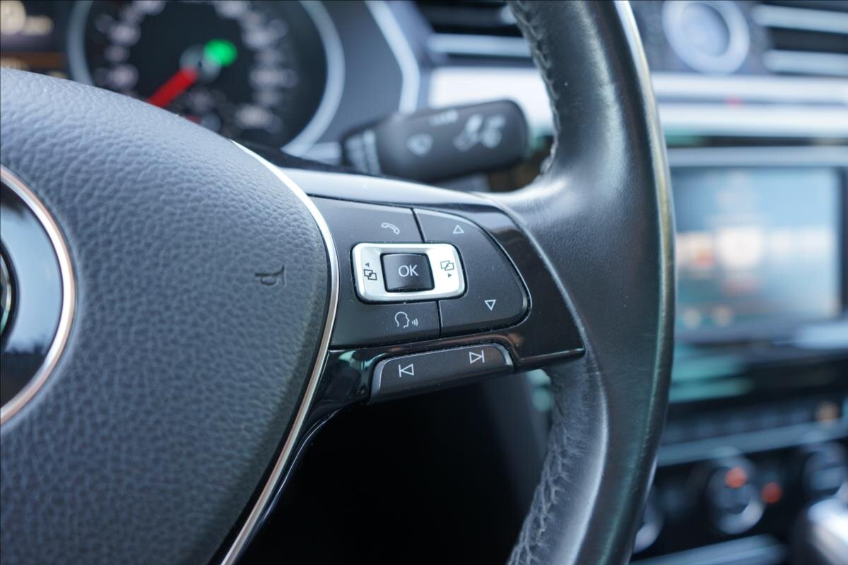 Volkswagen Passat Sedan / Limuzína 2,0 l 176 kw