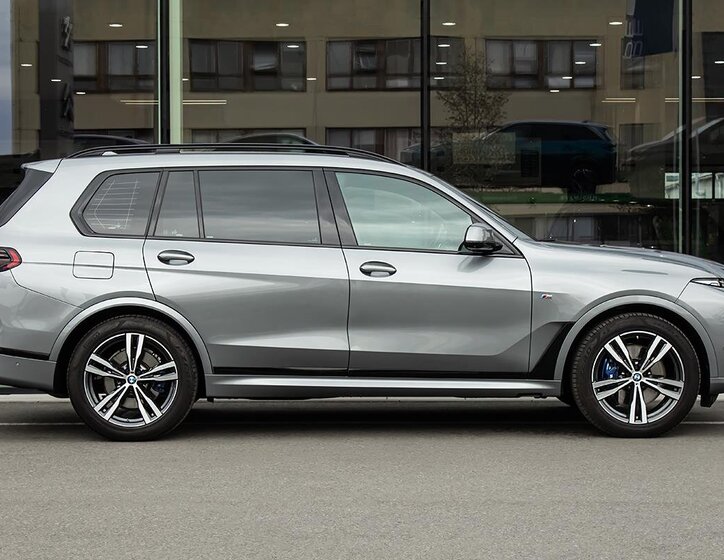 BMW X7 SUV / Terénní 3,0 l 250 kw