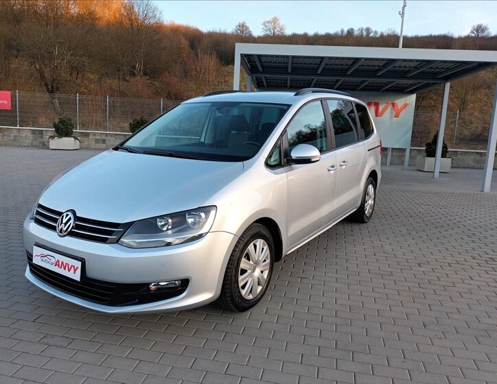Volkswagen Sharan Kombi 2,0 l 103 kw