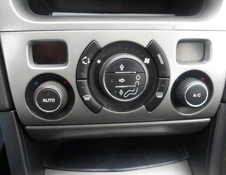 Peugeot 308 Hatchback 1,4 l 70 kw