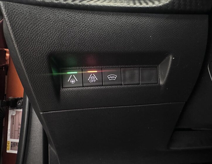 Peugeot 2008 SUV 1,2 l 114 kw