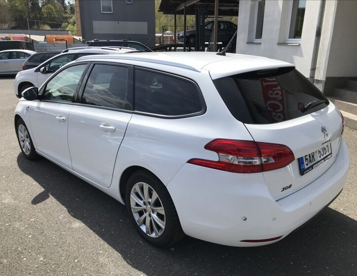 Peugeot 308 Kombi 1,2 l 81 kw