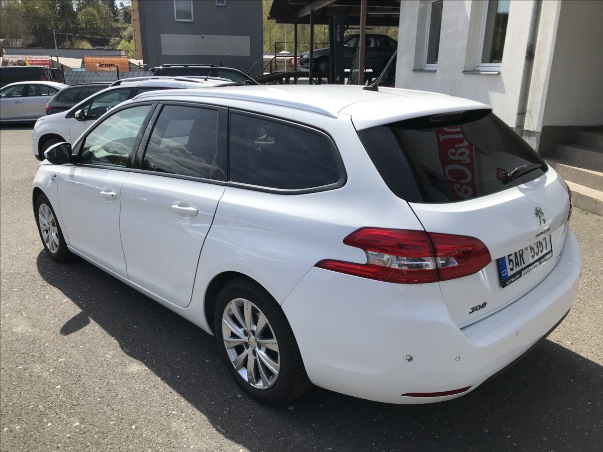 Peugeot 308 Kombi 1,2 l 81 kw
