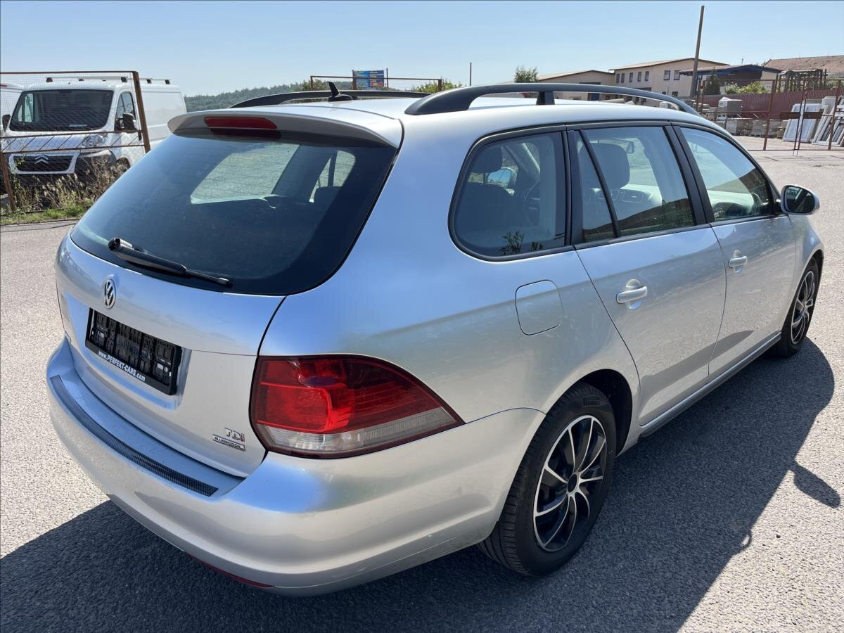 Volkswagen Golf Kombi 1,6 l 77 kw