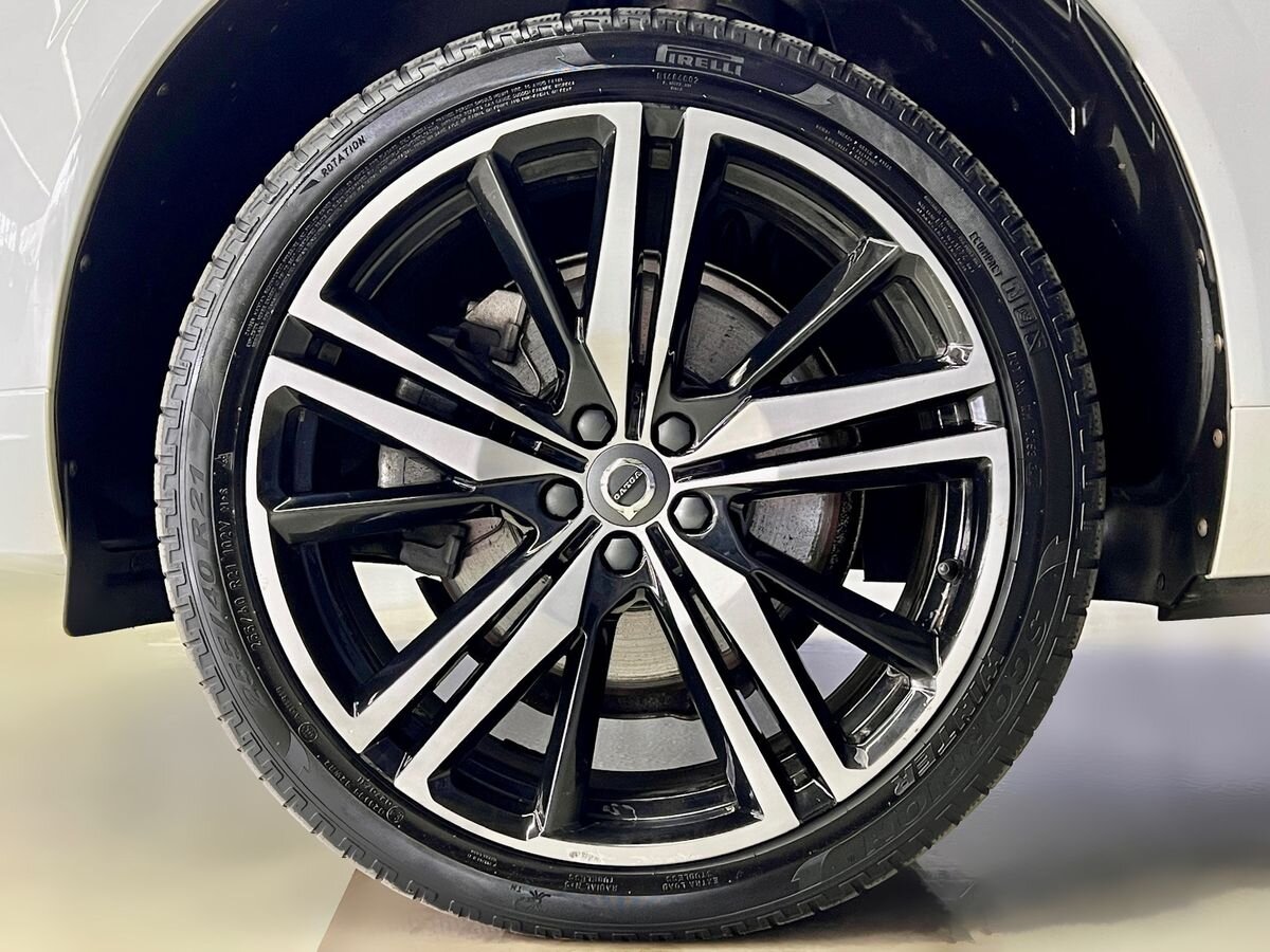 Volvo XC60 SUV / Terénní 2,0 l 288 kw