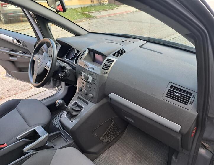 Opel Zafira 37