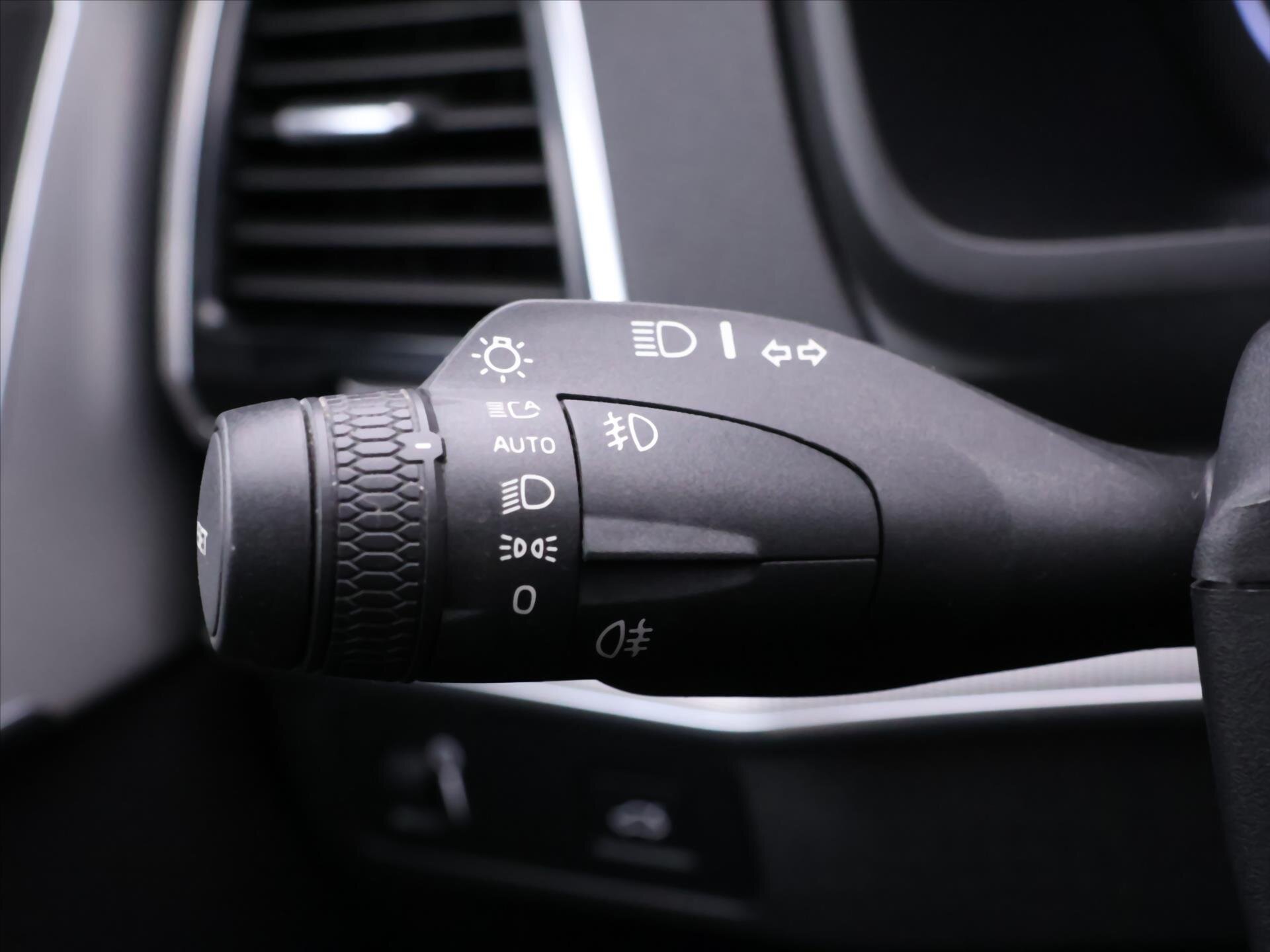 Volvo XC90 SUV / Terénní 2,0 l 173 kw