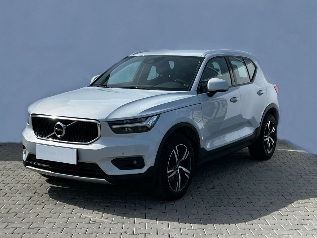 Volvo XC40 SUV / Terénní 1,5 l 120 kw