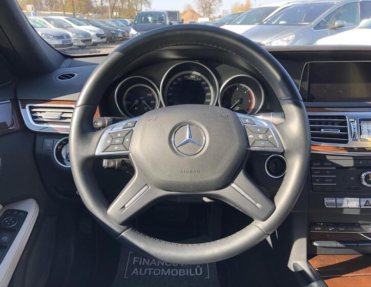 Mercedes-Benz Třídy E 11