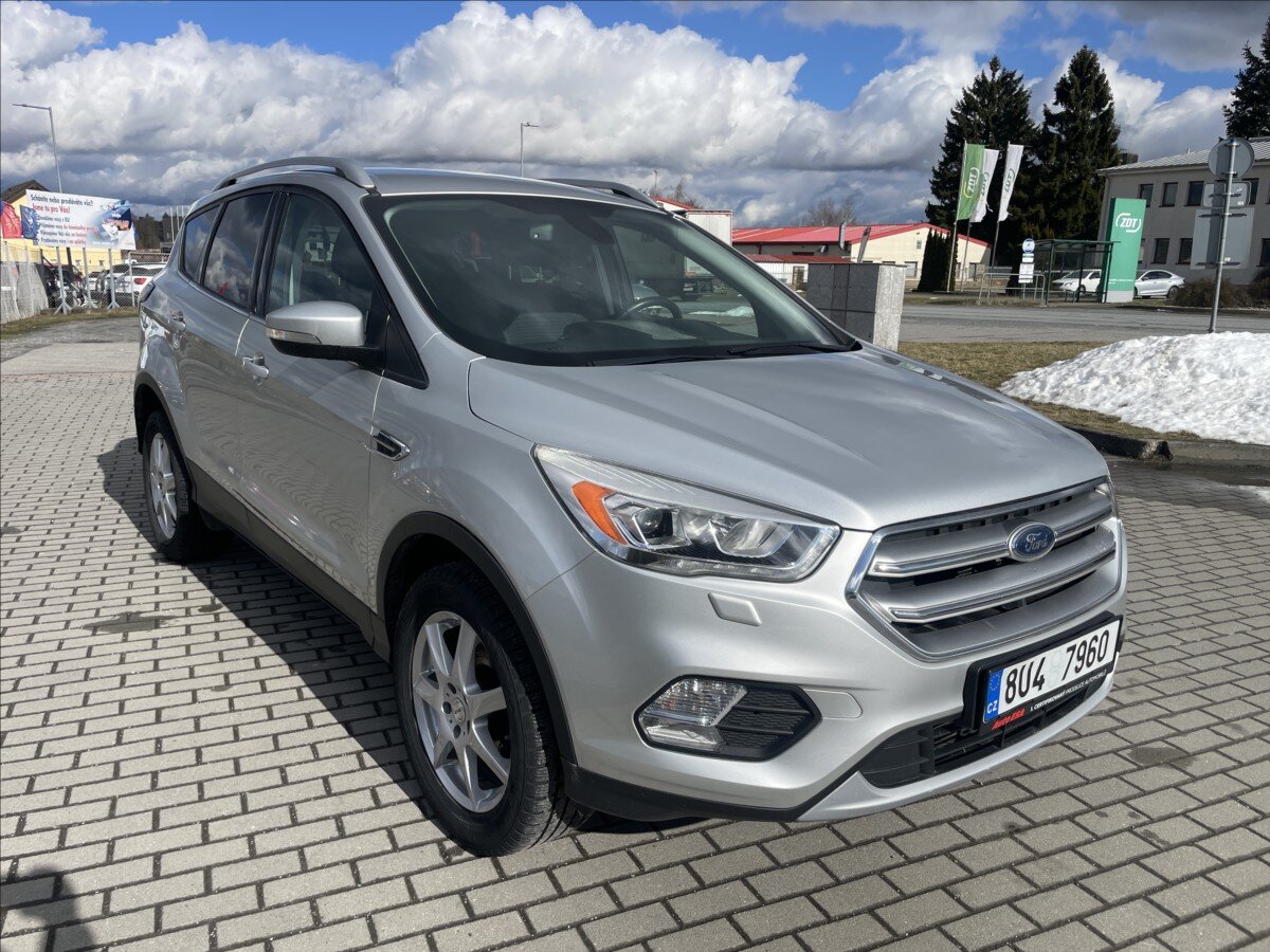 Ford Kuga SUV / Terénní 1,5 l 110 kw