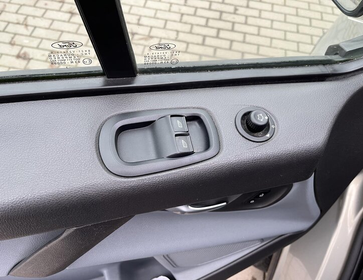 Ford Transit Custom 11