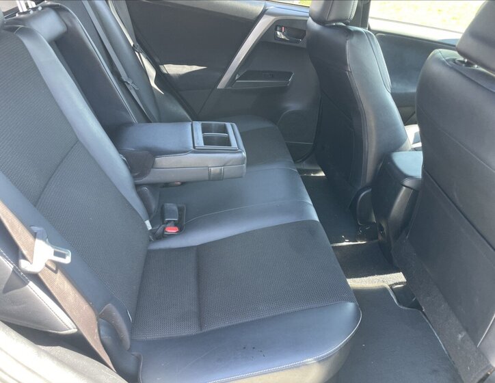 Toyota RAV4 SUV / Terénní 2,5 l 145 kw